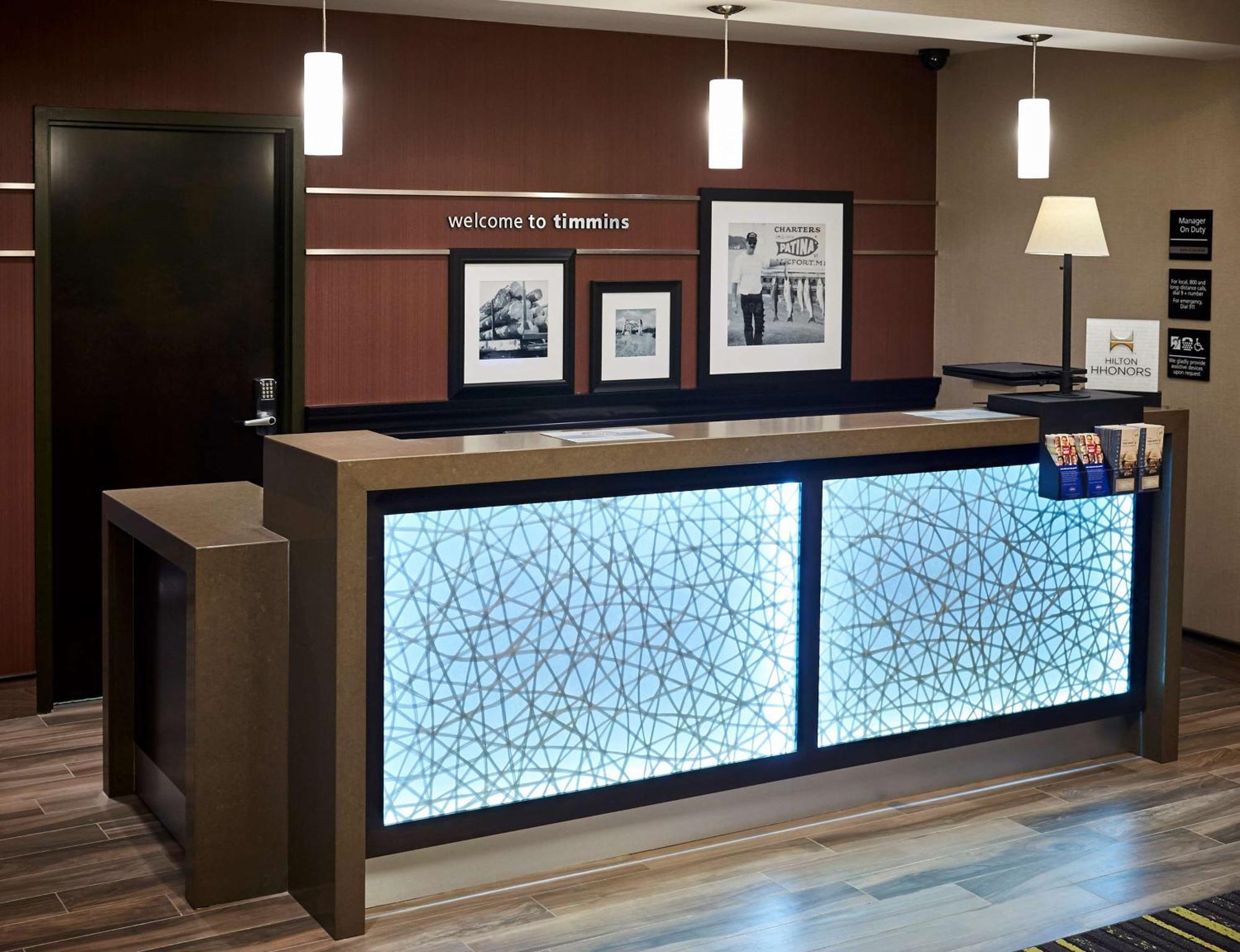 Hampton Inn By Hilton Timmins Eksteriør billede